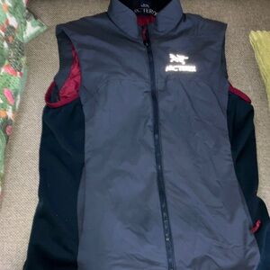 Women’s Arc'teryx Black Vest with Red Highlights. M *Read description*